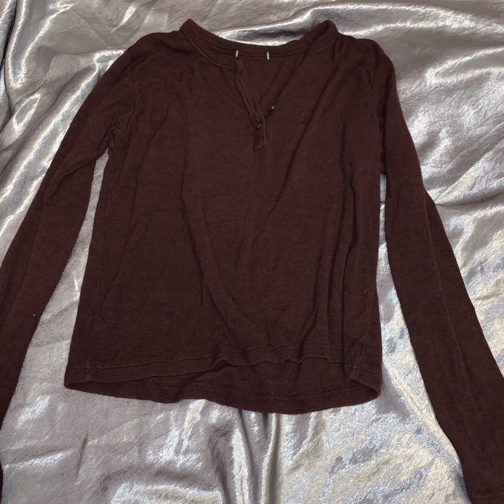long sleeve knitted maroon shirt